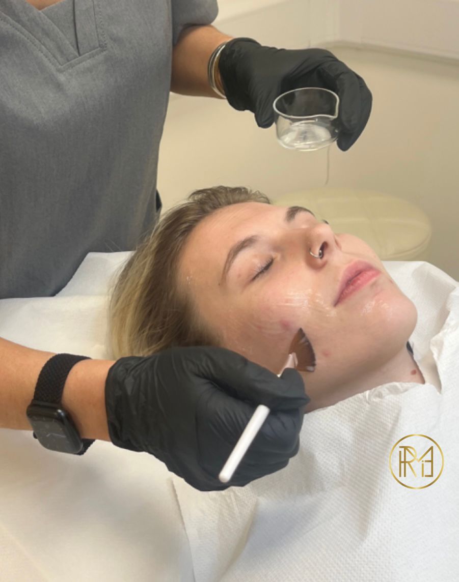 Chemical peels <span class="d-block fw-normal">Training Course</span>